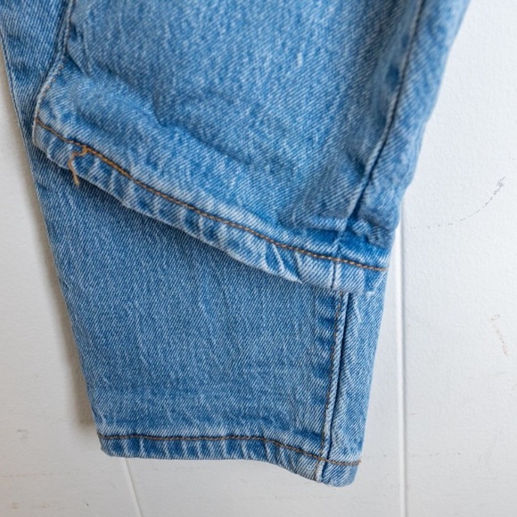 Levi's 501 T Light Wash Button Fly Jeans, Size 25 / 28 - Picture 4 of 9